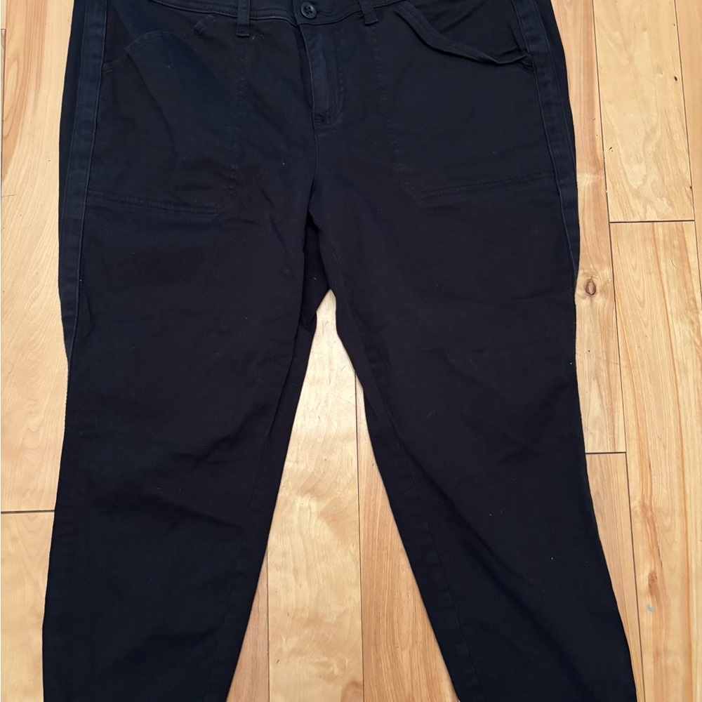Torrid Black Capris